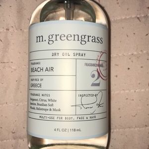 M.Greengrass dry oil spray.